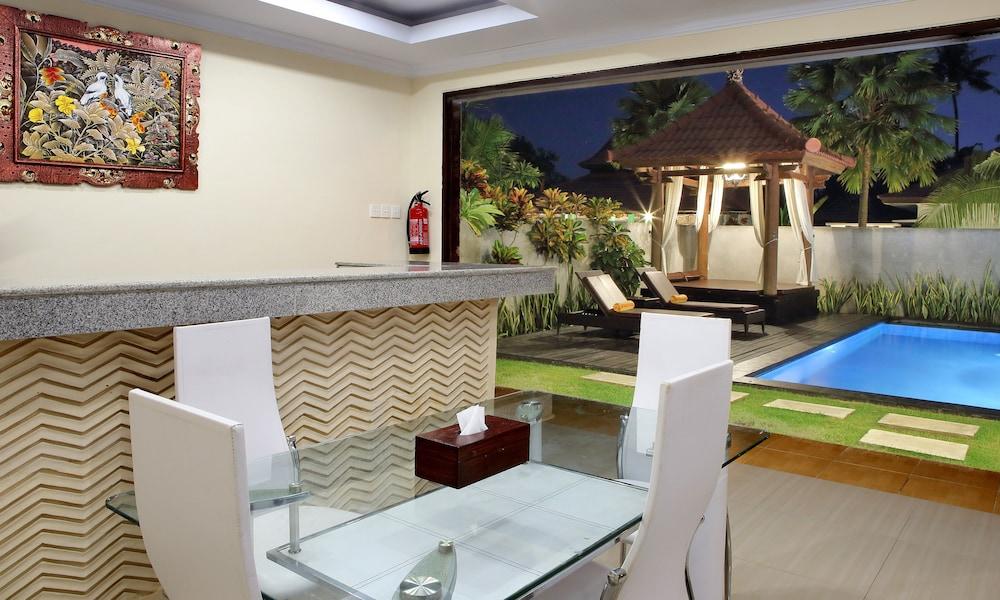Puri Saron Hotel Baruna Beach Lovina Экстерьер фото