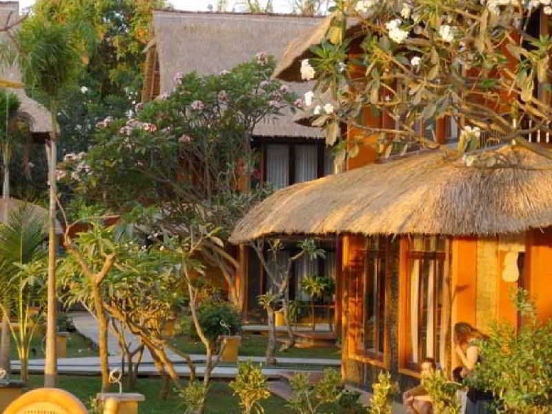 Puri Saron Hotel Baruna Beach Lovina Экстерьер фото